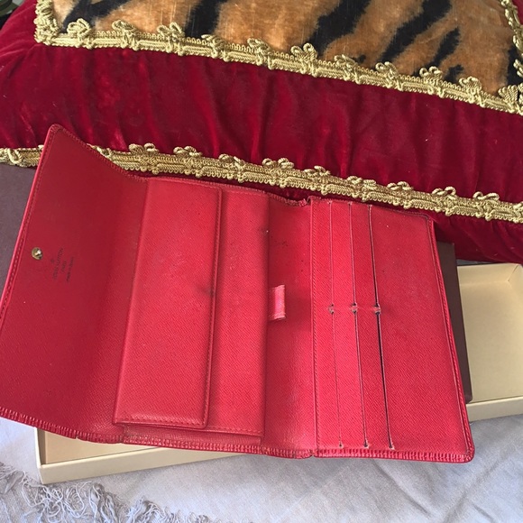 Authentic Louis Vuitton red epi wallet - Picture 11 of 16
